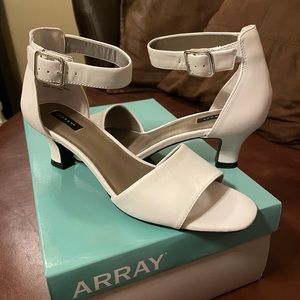 Array - White Open-toe Pumps 8.5W